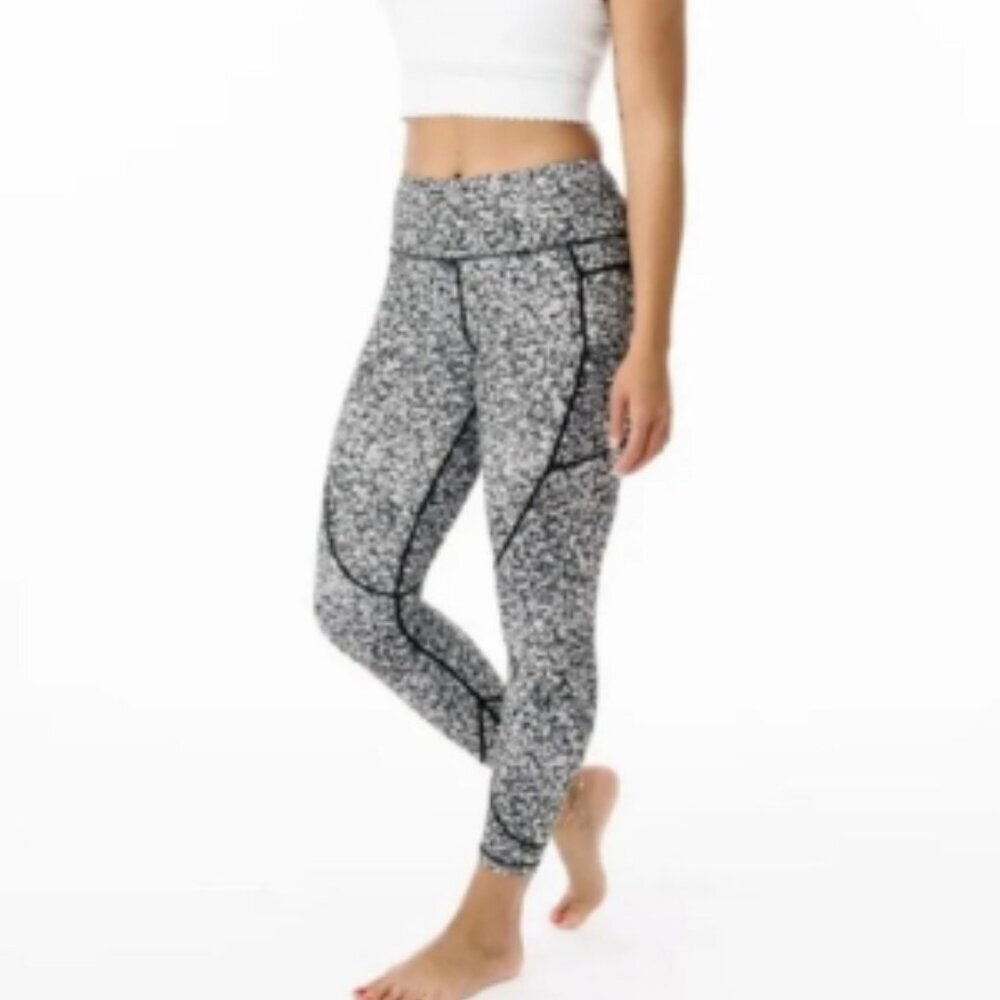 ZYIA | Active Black Mosaic Pocket Soft n Snug Legging | Sz. 12